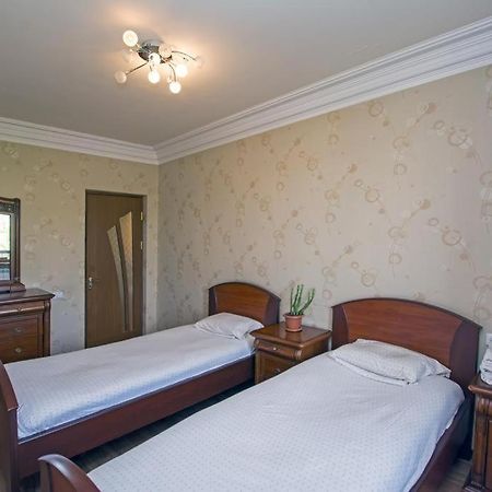 Lesi Apartament เยเรวาน ภายนอก รูปภาพ